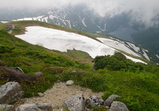 最後の山 以東岳から大鳥池を見る.jpg