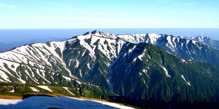 本山から遠く 北股、杁差岳を望む。.JPG
